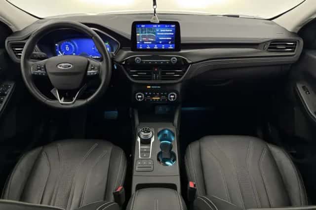 Ford Kuga (2022) thumbnail 2