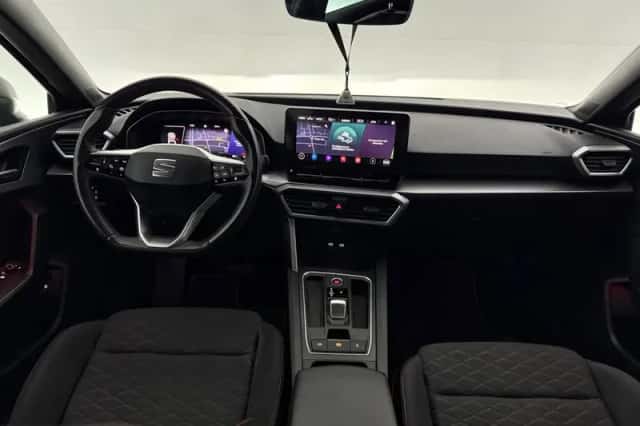 SEAT Leon (2021) thumbnail 2