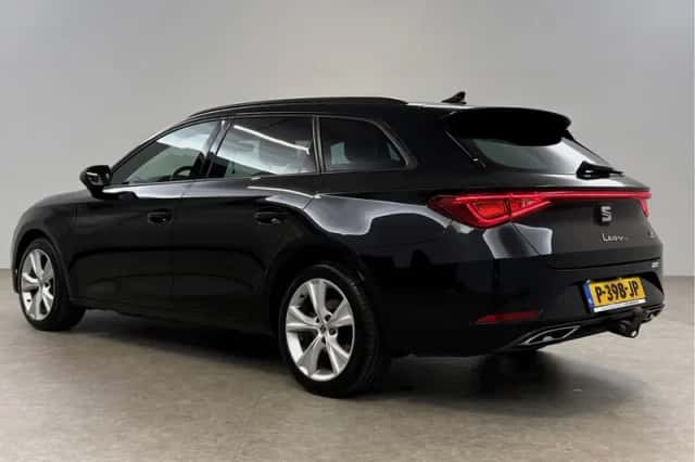 SEAT Leon (2021) thumbnail 3
