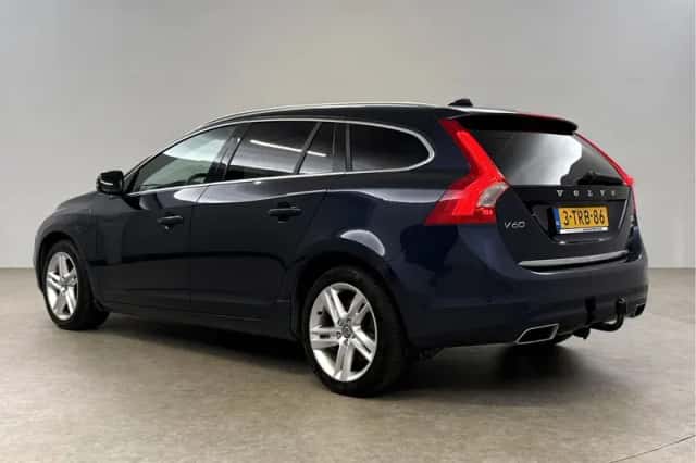 Volvo V60 (2014) thumbnail 3