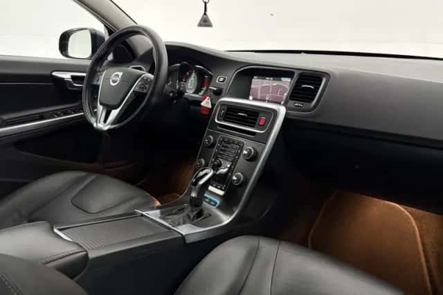 Volvo V60 (2014) thumbnail 4
