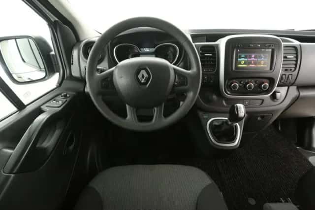 Renault Trafic (2020) thumbnail 2