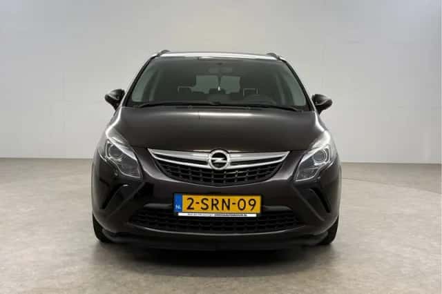 Opel Zafira (2013) thumbnail 6