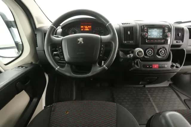 Peugeot Boxer (2016) thumbnail 2