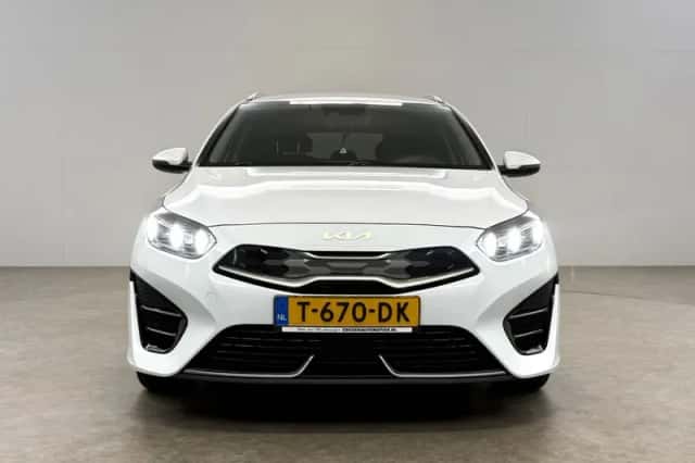 Kia Ceed (2023) thumbnail 6