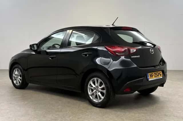 Mazda 2 (2015) thumbnail 3