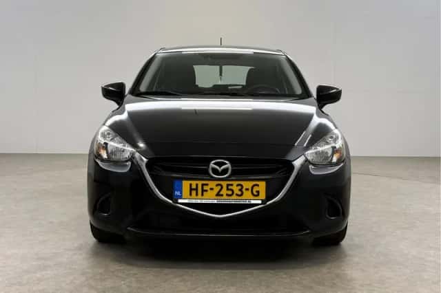 Mazda 2 (2015) thumbnail 6