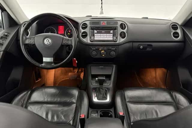 Volkswagen Tiguan (2009) thumbnail 2