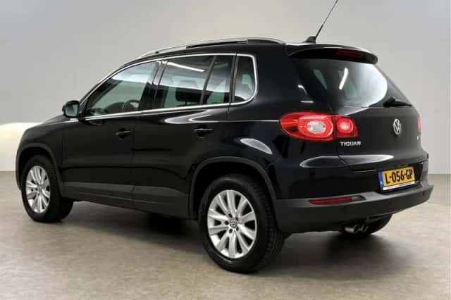 Volkswagen Tiguan (2009) thumbnail 3