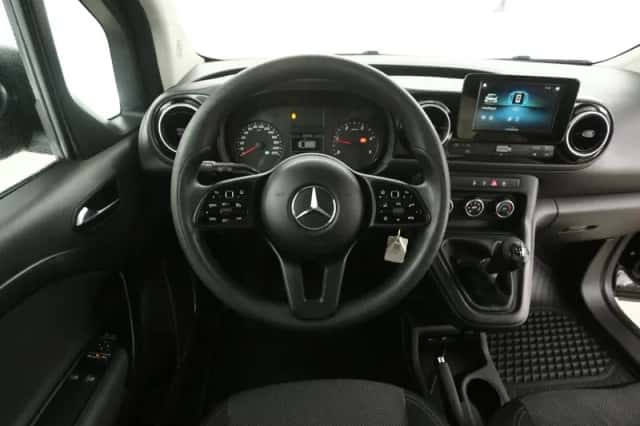 Mercedes-Benz Citan (2022) thumbnail 2