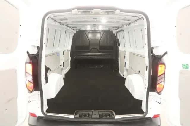 Ford Transit Custom (2023) thumbnail 3
