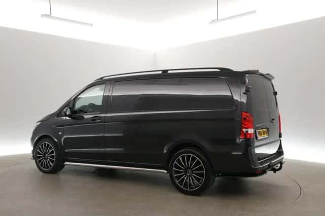 Mercedes-Benz Vito (2022) thumbnail 4