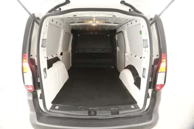 Volkswagen Caddy Maxi (2021) thumbnail 3