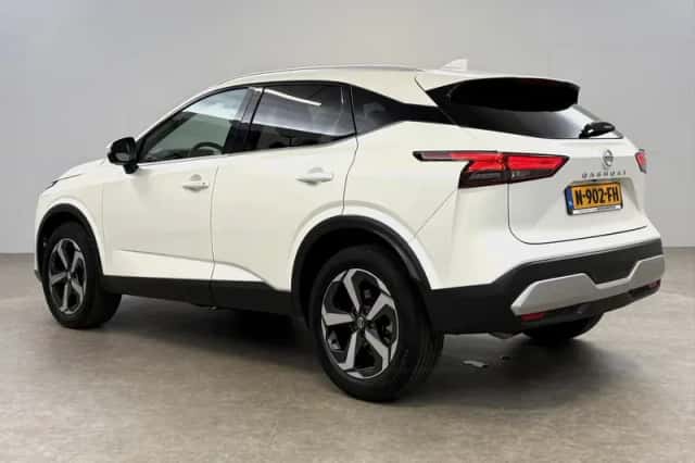 Nissan Qashqai (2021) thumbnail 3