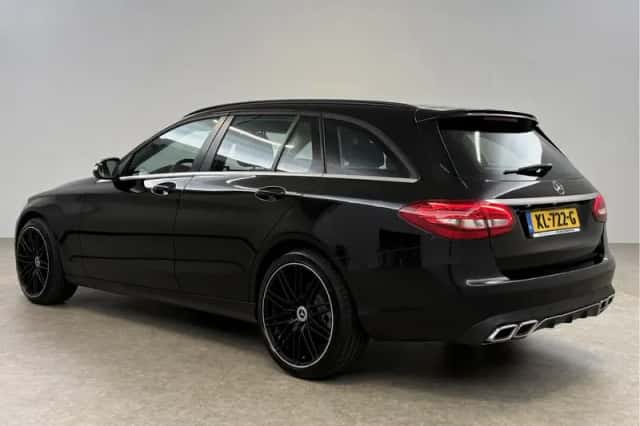 Mercedes-Benz C-Klasse (2015) thumbnail 3