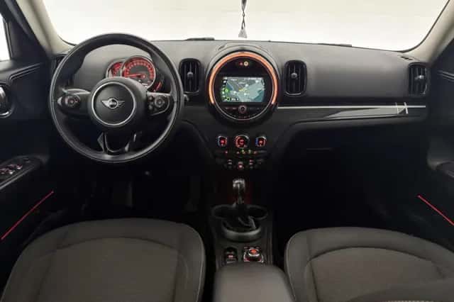 MINI Countryman (2019) thumbnail 2