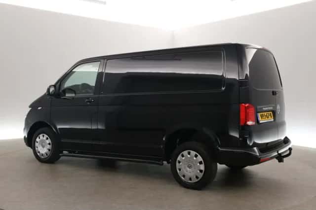 Volkswagen Transporter (2022) thumbnail 4