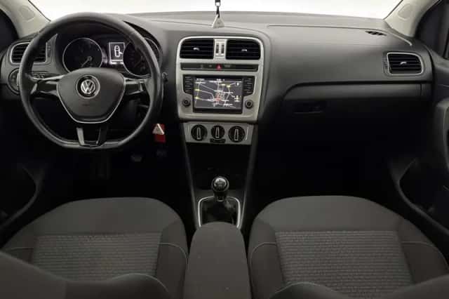 Volkswagen Polo (2015) thumbnail 2