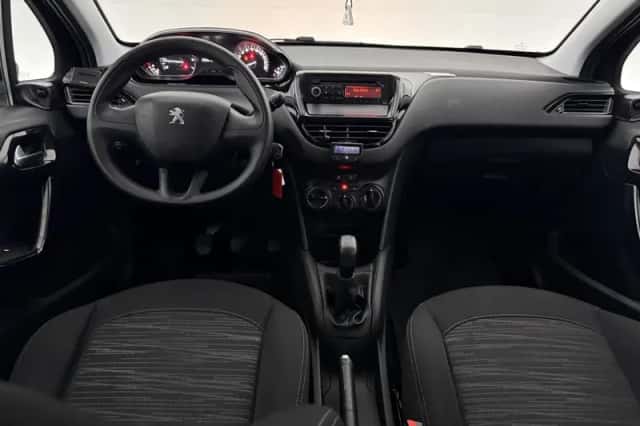 Peugeot 208 (2015) thumbnail 2