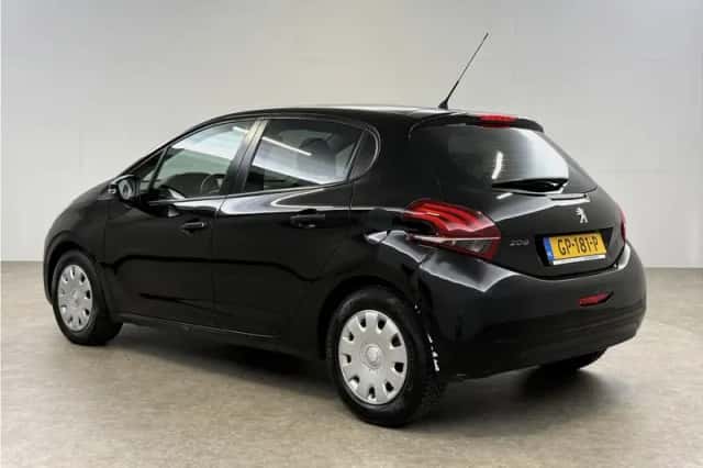 Peugeot 208 (2015) thumbnail 3