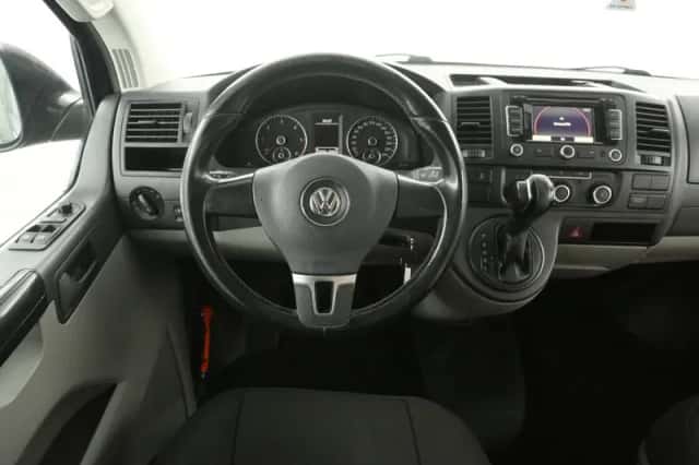 Volkswagen Transporter (2011) thumbnail 2