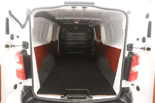 Peugeot E-Expert (2023) thumbnail 3