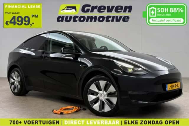 Tesla Model Y (2021) thumbnail 1
