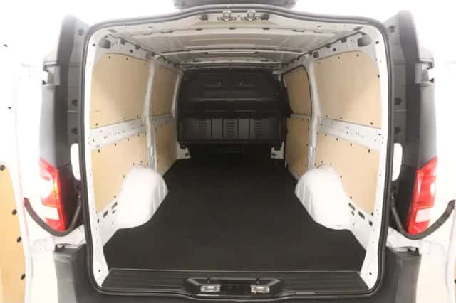 Mercedes-Benz Vito (2021) thumbnail 3