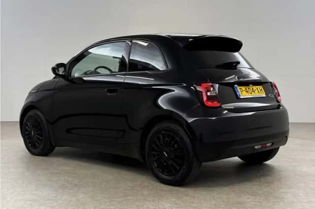Fiat 500e (2022) thumbnail 3