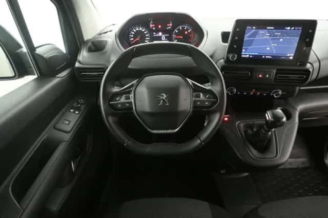 Peugeot Partner (2024) thumbnail 2
