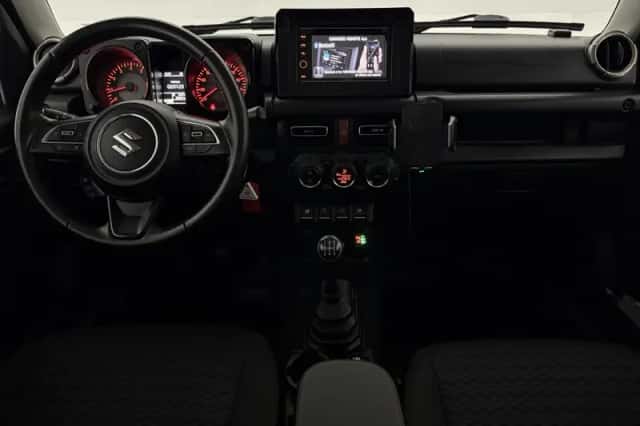 Suzuki Jimny (2018) thumbnail 2