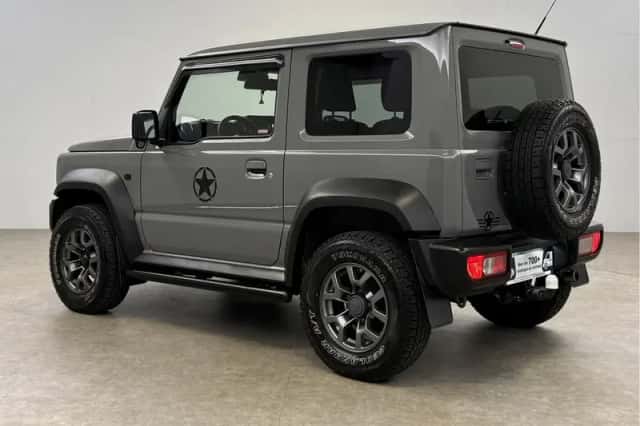 Suzuki Jimny (2018) thumbnail 3