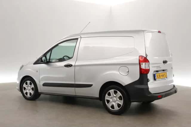 Ford Transit Courier (2021) thumbnail 4