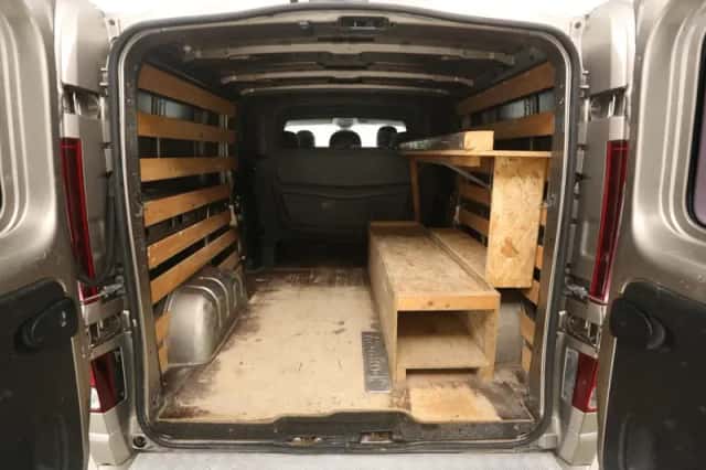 Opel Vivaro (2015) thumbnail 6