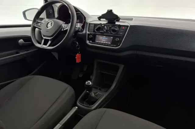 Volkswagen Up! (2020) thumbnail 4