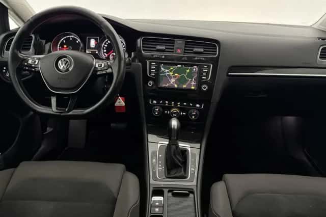 Volkswagen Golf (2013) thumbnail 2