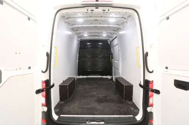 Volkswagen Crafter (2022) thumbnail 3