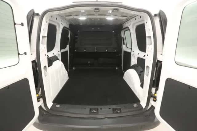 Volkswagen Caddy (2022) thumbnail 3