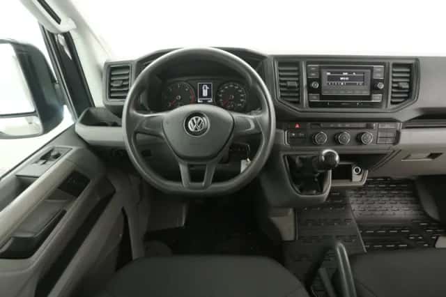 Volkswagen Crafter (2022) thumbnail 2