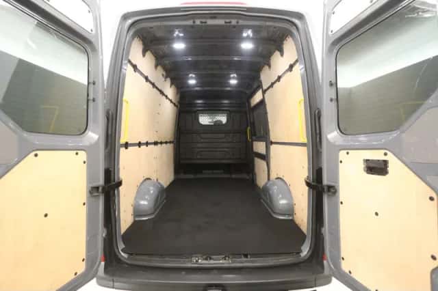 Volkswagen Crafter (2022) thumbnail 3