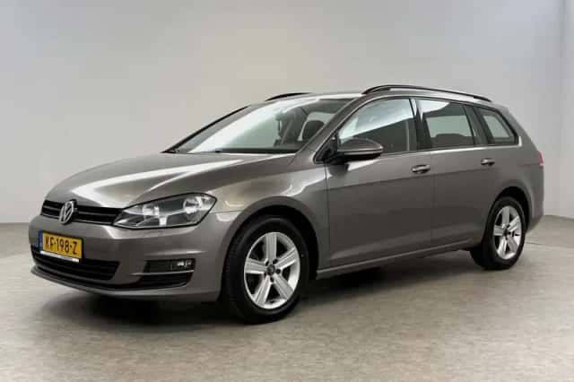 Volkswagen Golf (2015) thumbnail 5