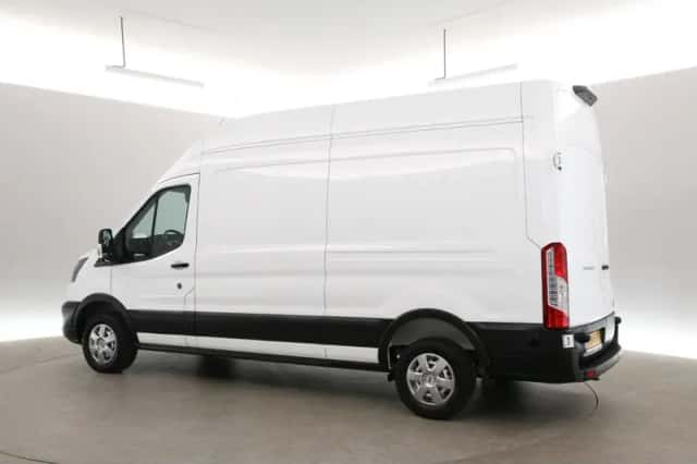 Ford Transit (2024) thumbnail 4