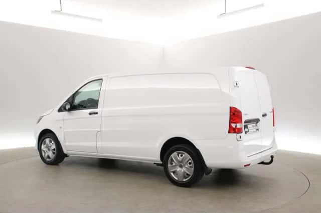 Mercedes-Benz Vito (2024) thumbnail 4