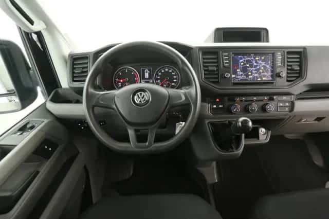 Volkswagen Crafter (2020) thumbnail 2