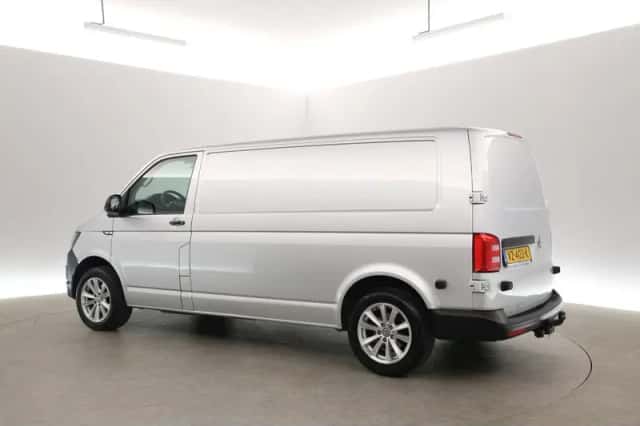 Volkswagen Transporter (2016) thumbnail 4