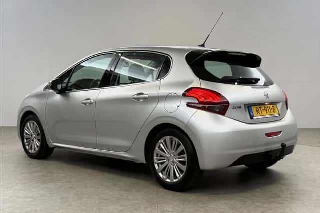Peugeot 208 (2018) thumbnail 3