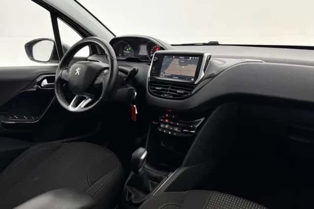 Peugeot 208 (2018) thumbnail 4