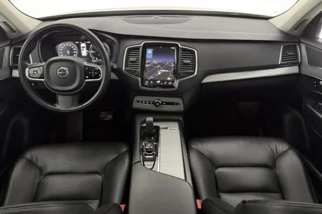 Volvo XC90 (2020) thumbnail 2