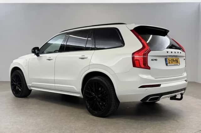 Volvo XC90 (2020) thumbnail 3