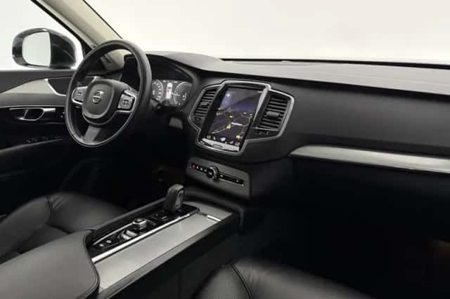 Volvo XC90 (2020) thumbnail 4